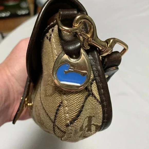DOONEY & BOURKE Wristlet, excellent condition.
